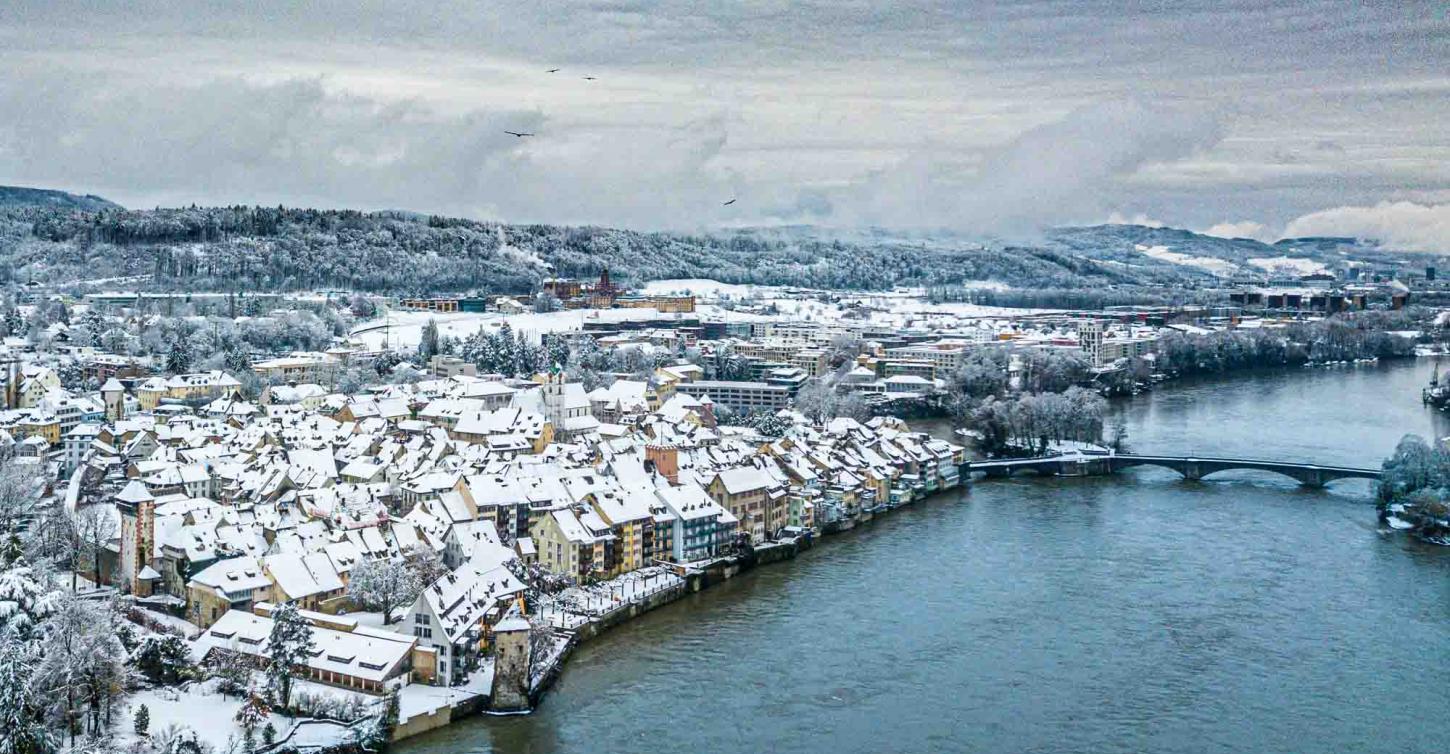 Altstadt Rheinfelden im Winter mit Schnee Luftaufnahme